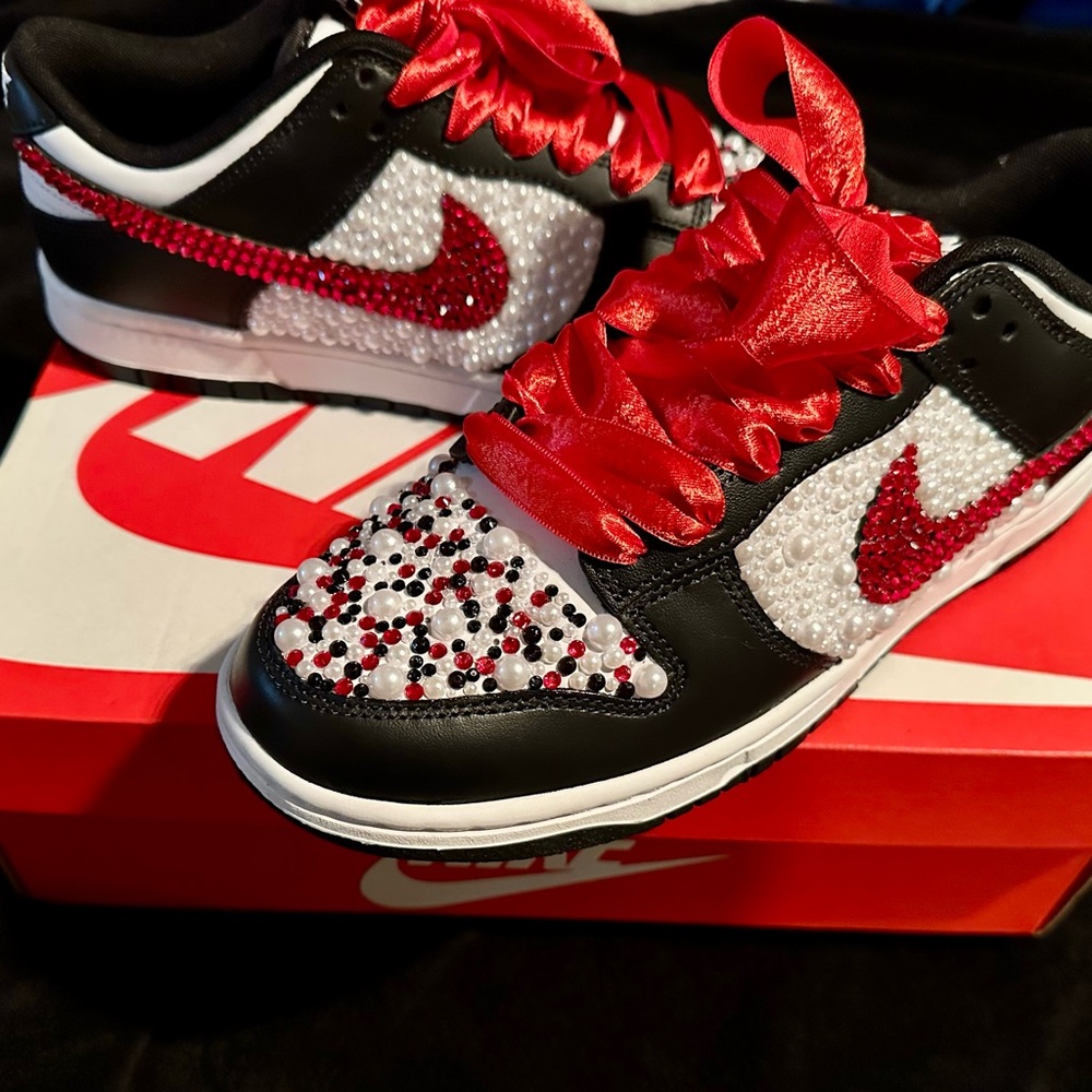 Nike Sneakers with Red and Black Beads - Picture 2 of 7
